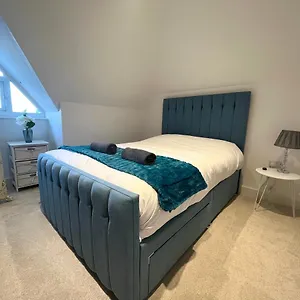https://12-windsor-court-ferndown.tophotelsbath.com