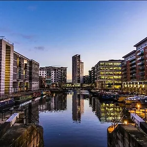 Leeds Centre Life Apartment