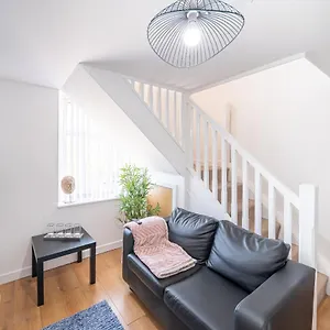 Bv Kirkstall 1 Bedroom Free Private Parking Apartment