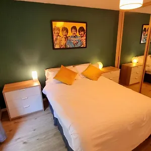 https://homely-2br-modern-apt-in-liverpool-cc-free-parking.hotelsin-chester.com