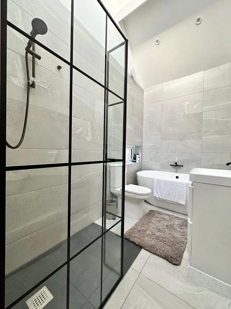 Luxury Duplex City Centre Apartment Leeds  United Kingdom