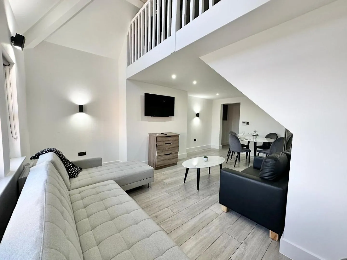 Luxury Duplex City Centre Apartment Leeds  United Kingdom