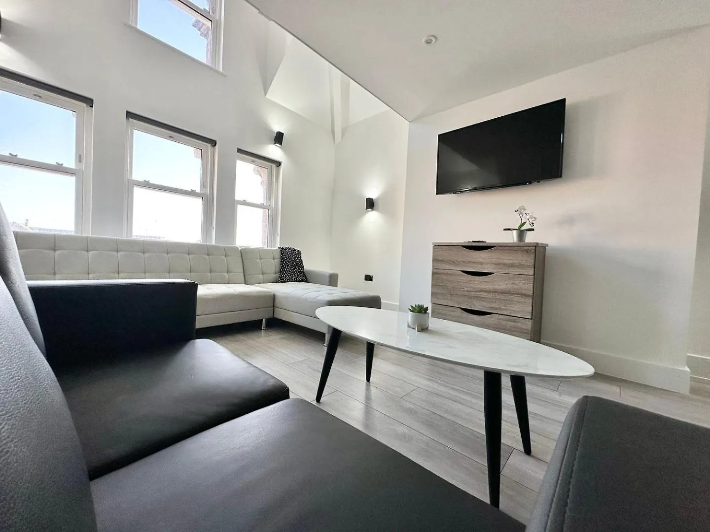 Luxury Duplex City Centre Apartment Leeds